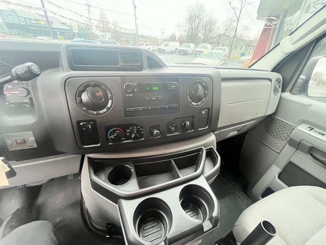 Ford E-150  2012