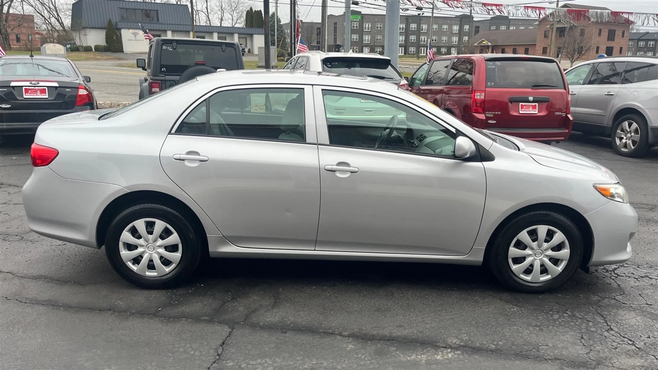 Toyota Corolla  2010