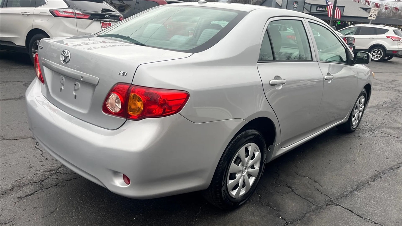 Toyota Corolla  2010