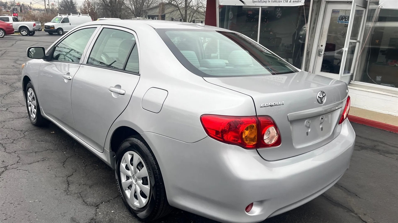 Toyota Corolla  2010
