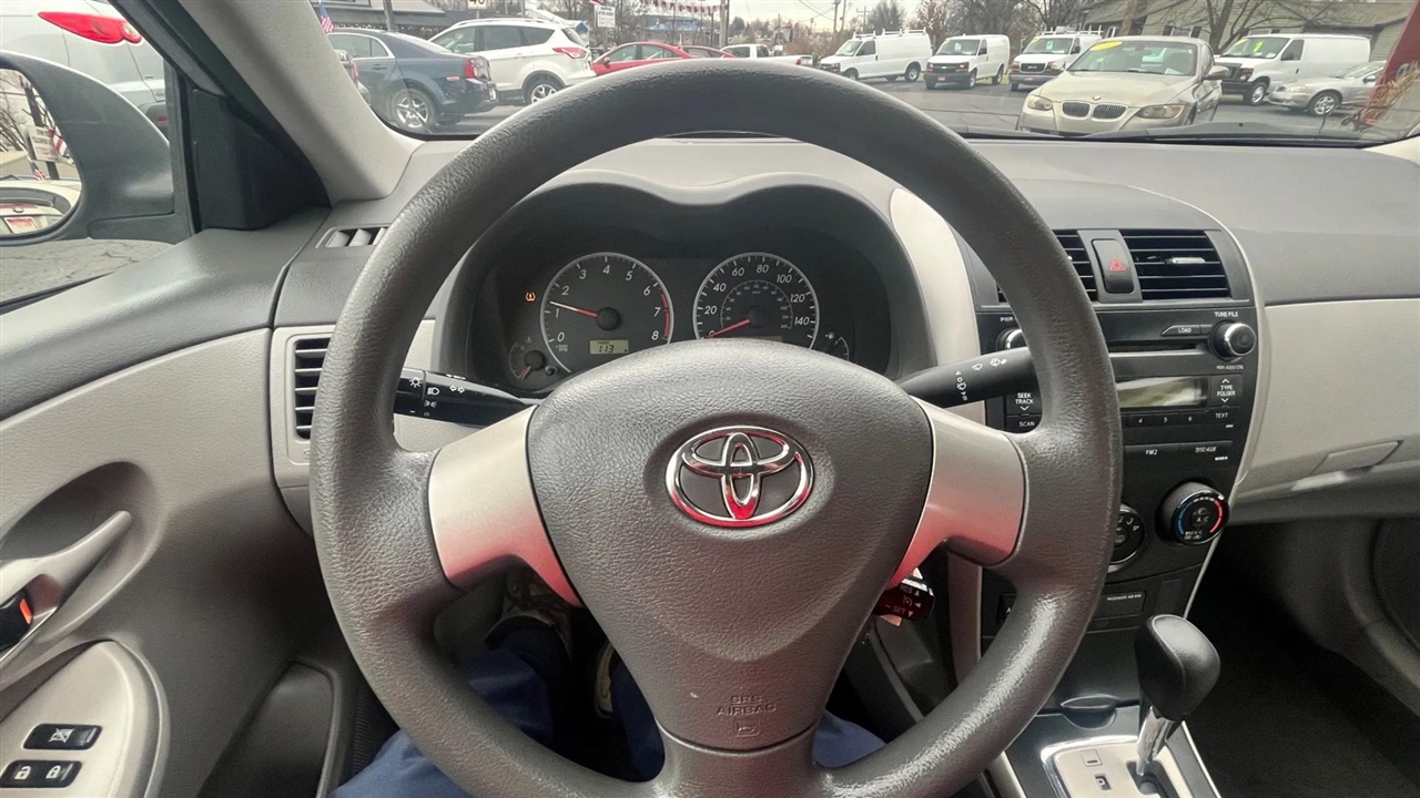 Toyota Corolla  2010