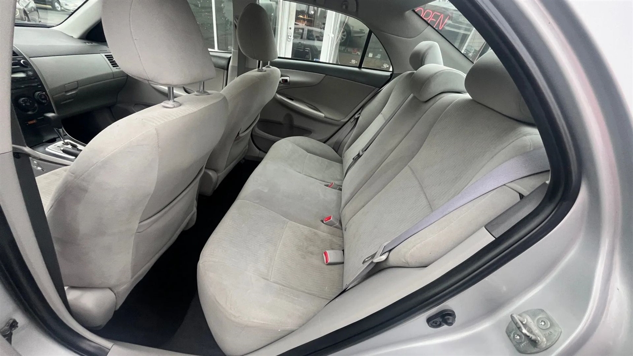 Toyota Corolla  2010