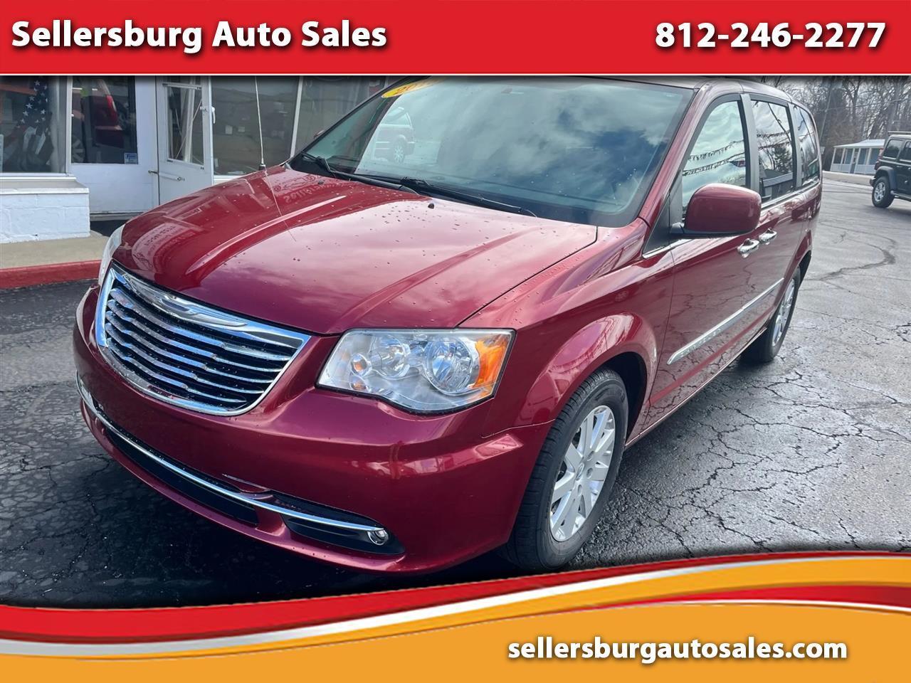 2015 Chrysler Town & Country Touring Minivan 4D