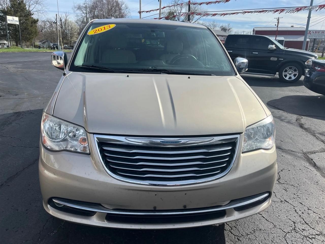 Chrysler Town & Country  2013