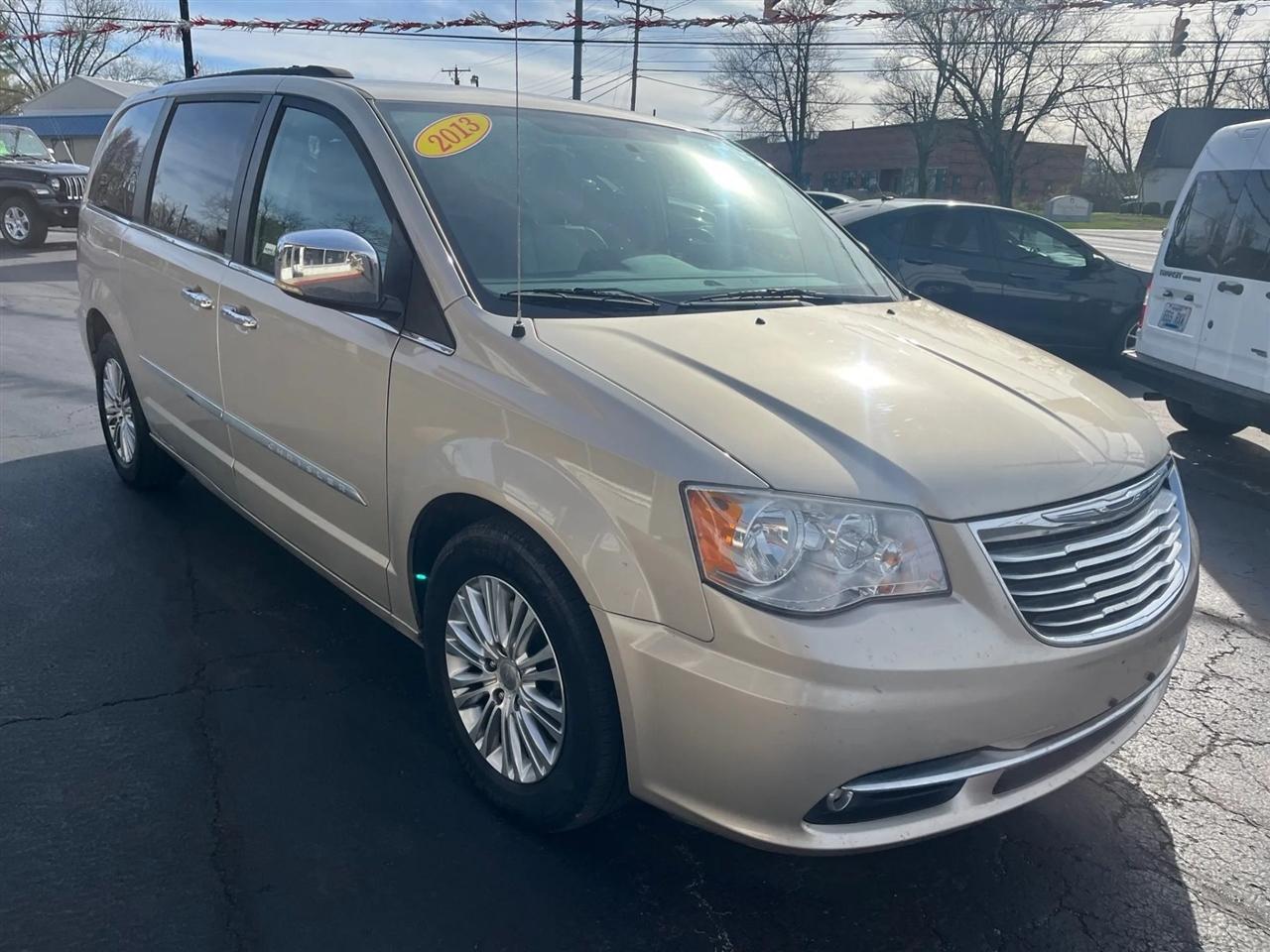 Chrysler Town & Country  2013