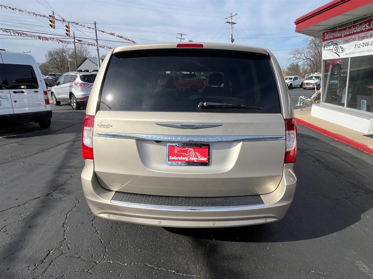 Chrysler Town & Country  2013