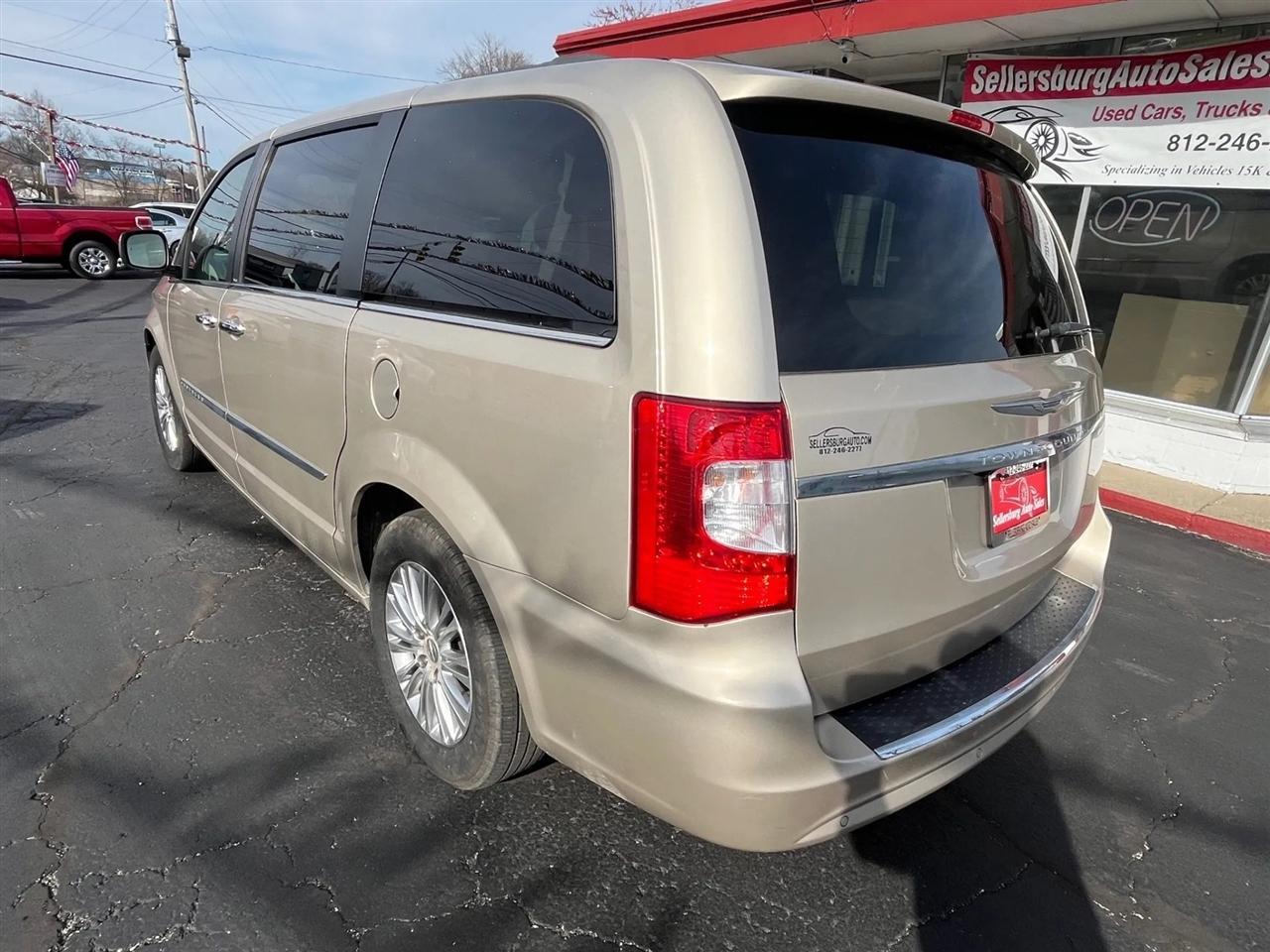 Chrysler Town & Country  2013
