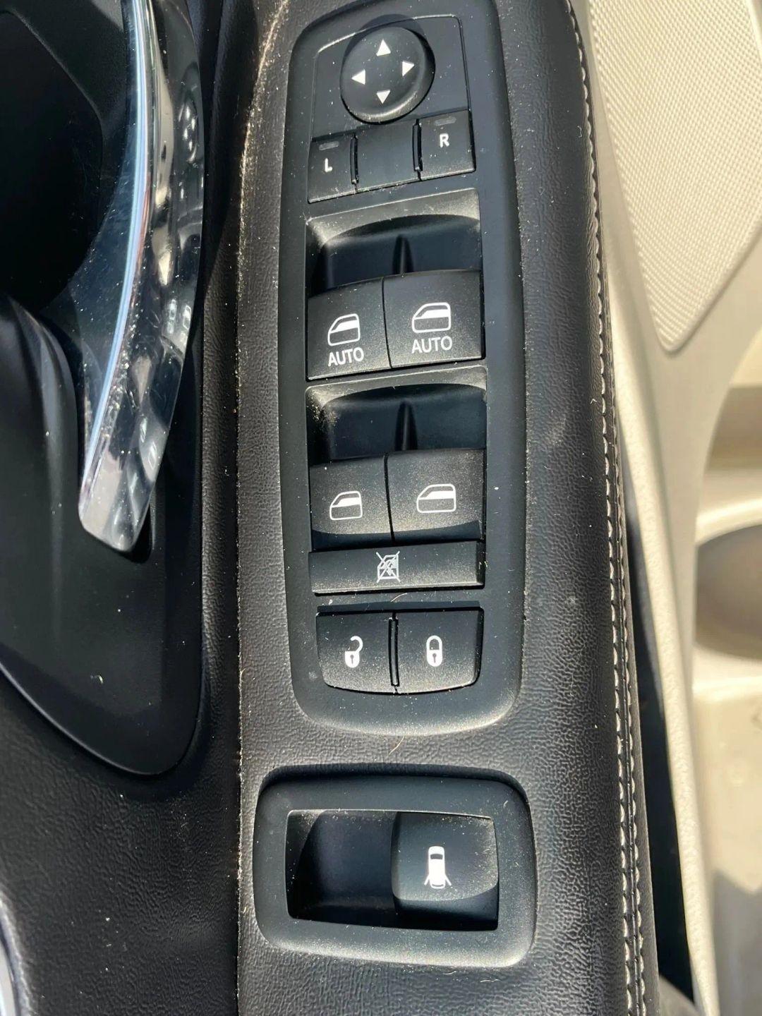 Chrysler Town & Country  2013