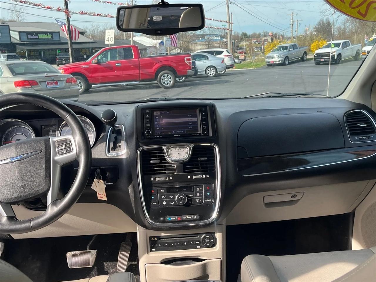 Chrysler Town & Country  2013