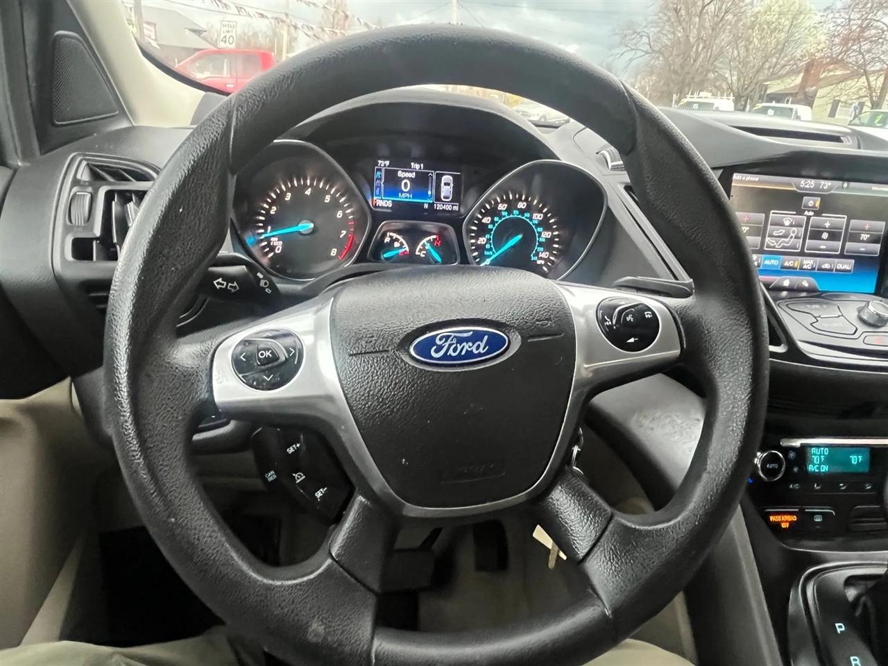 Ford Escape  2015