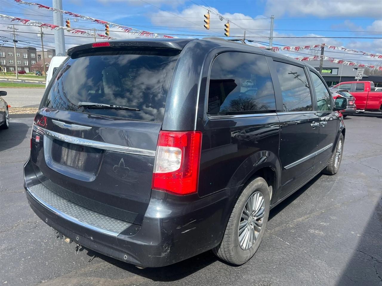 Chrysler Town & Country  2014