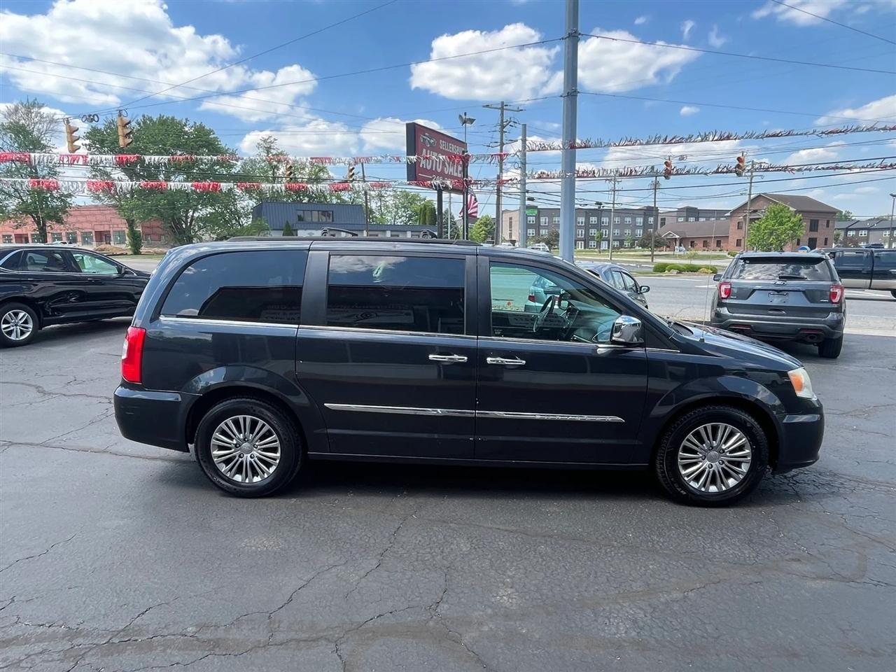 Chrysler Town & Country  2014