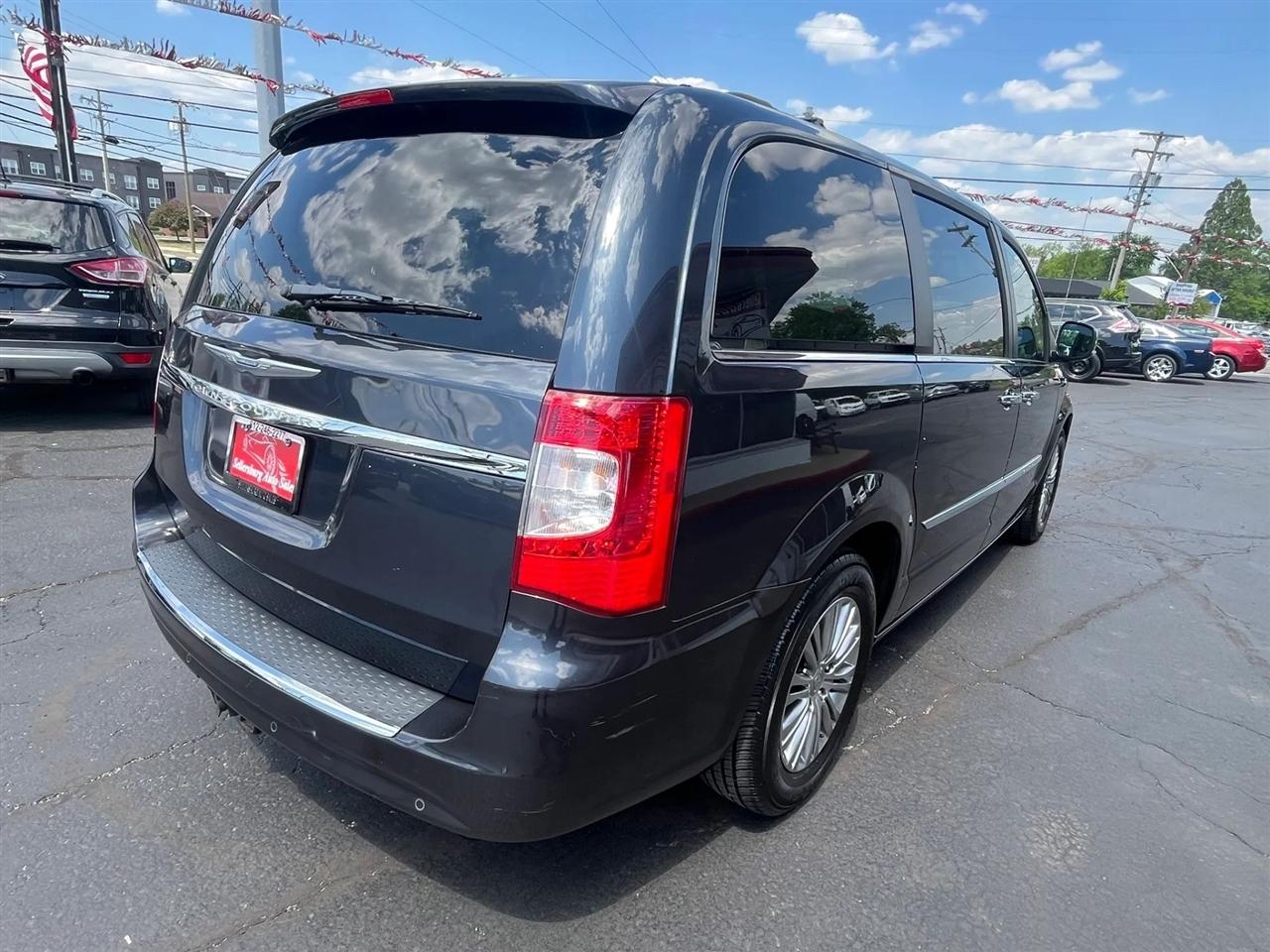 Chrysler Town & Country  2014