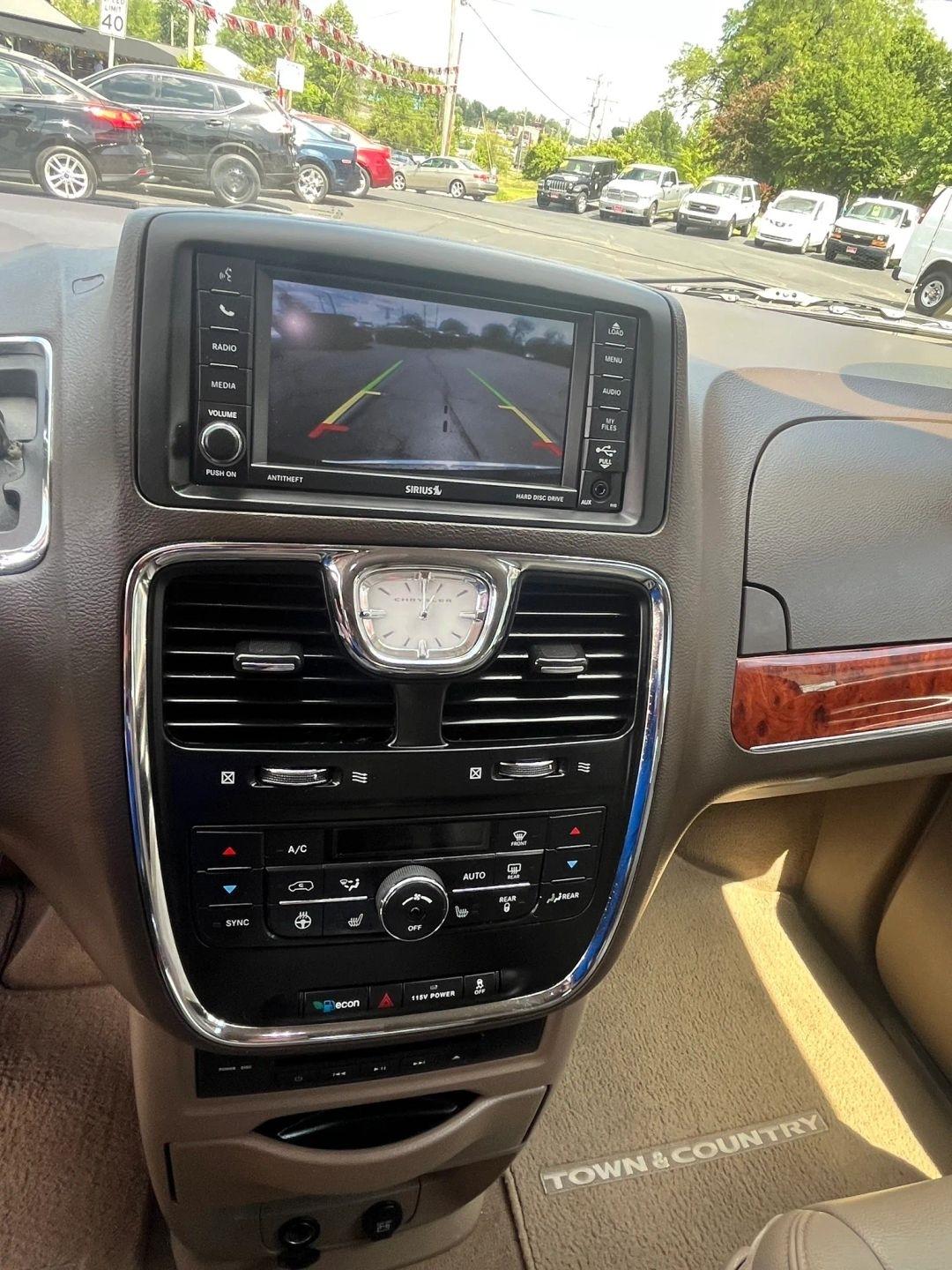Chrysler Town & Country  2014