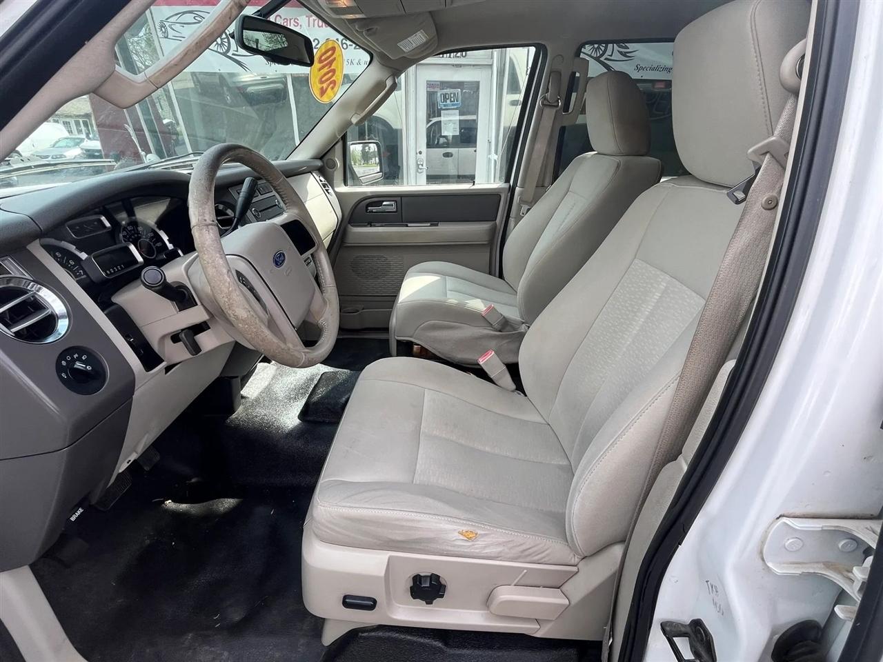 Ford Expedition  2010