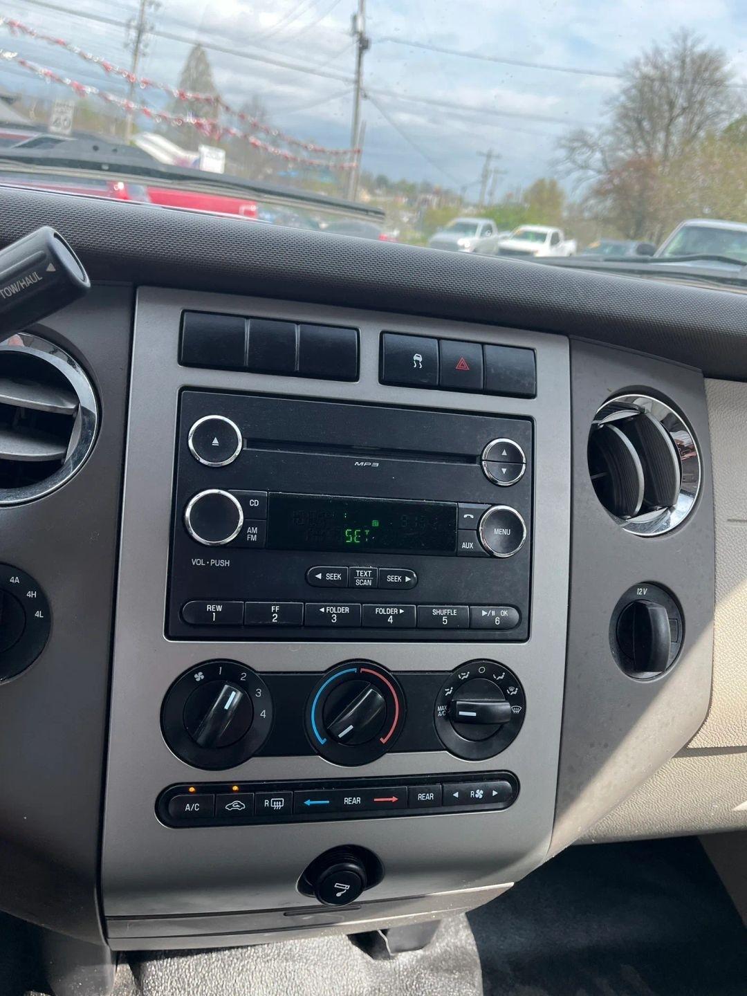 Ford Expedition  2010