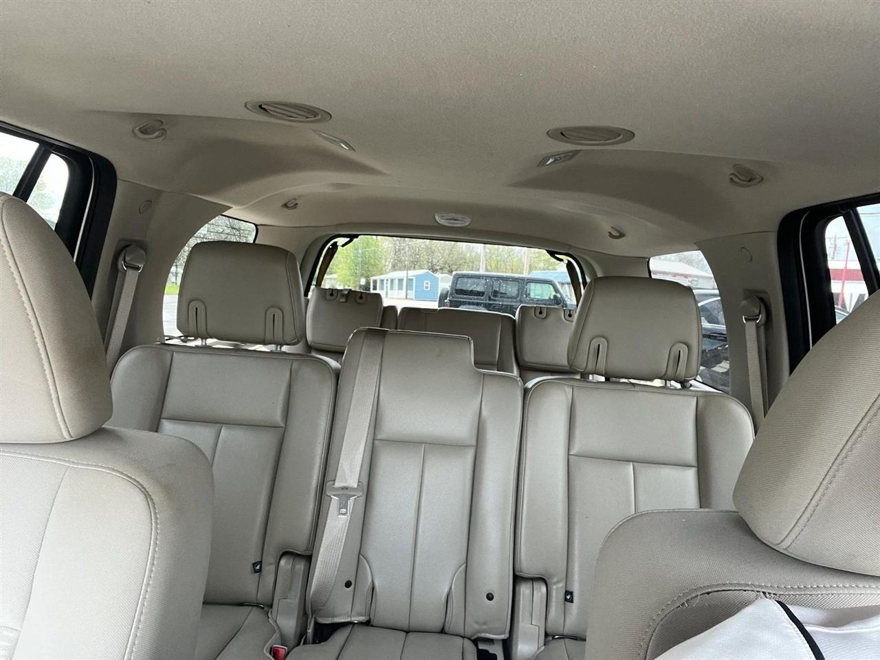 Ford Expedition  2010