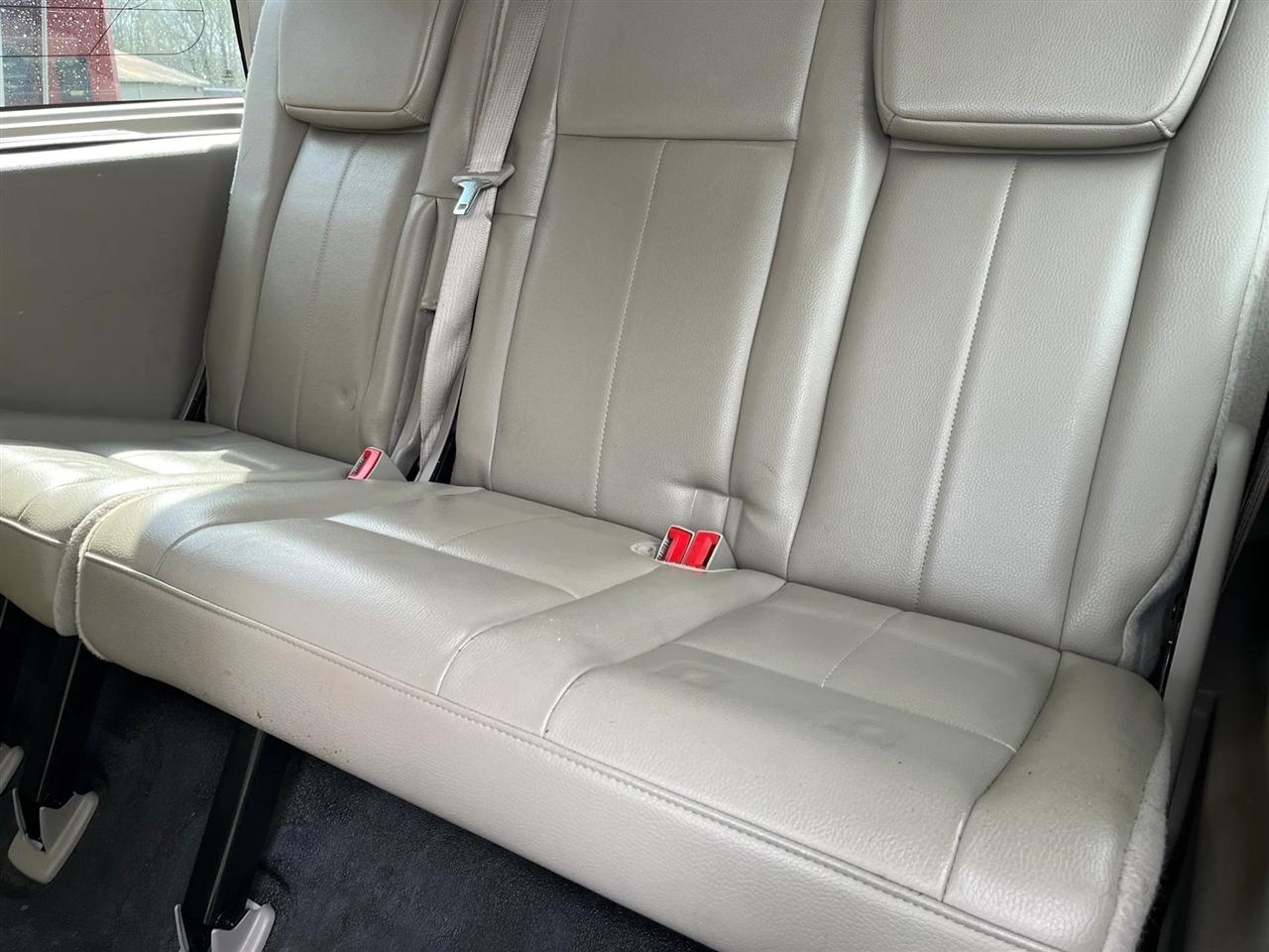 Ford Expedition  2010