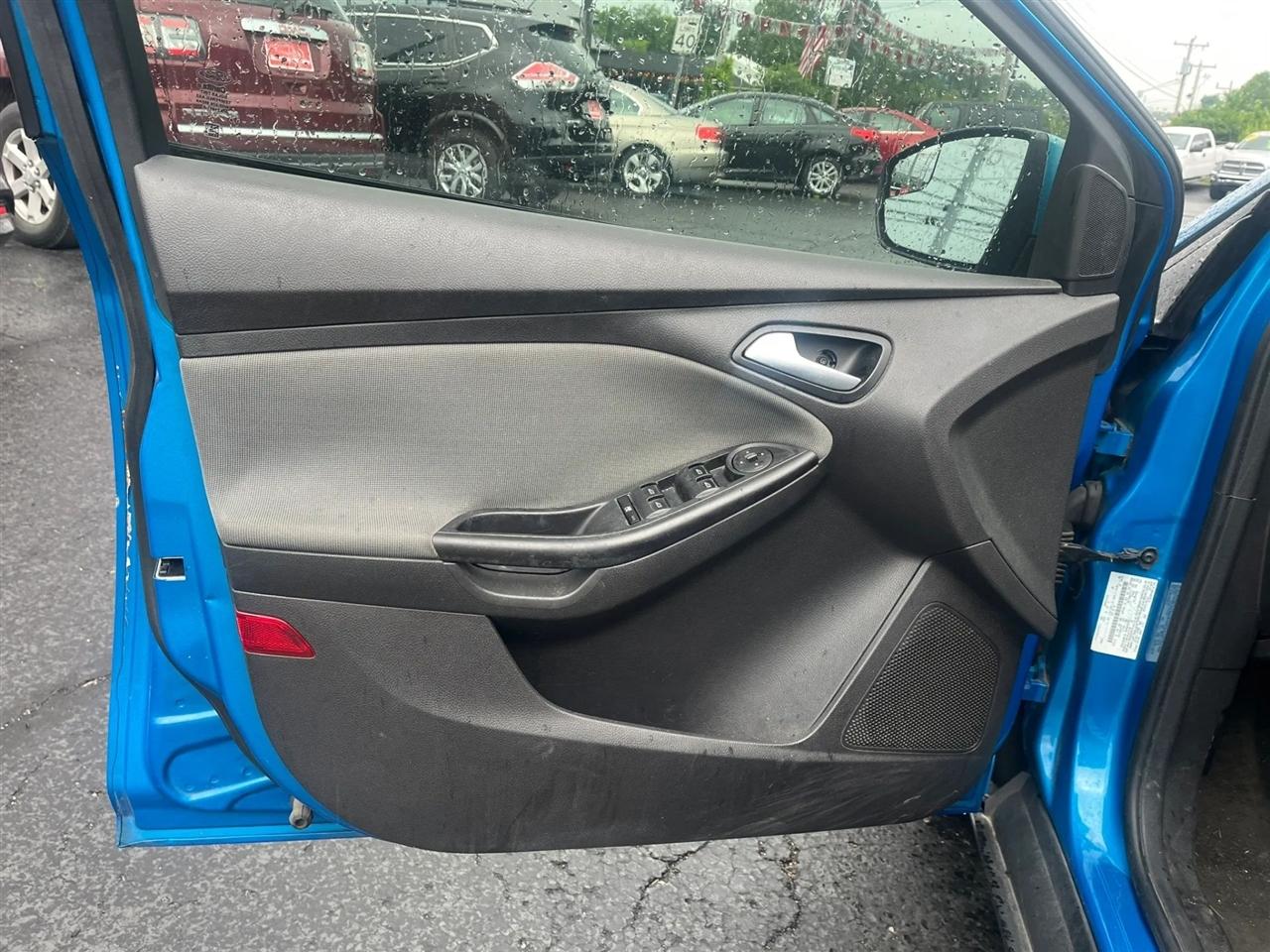 Ford Focus  2012