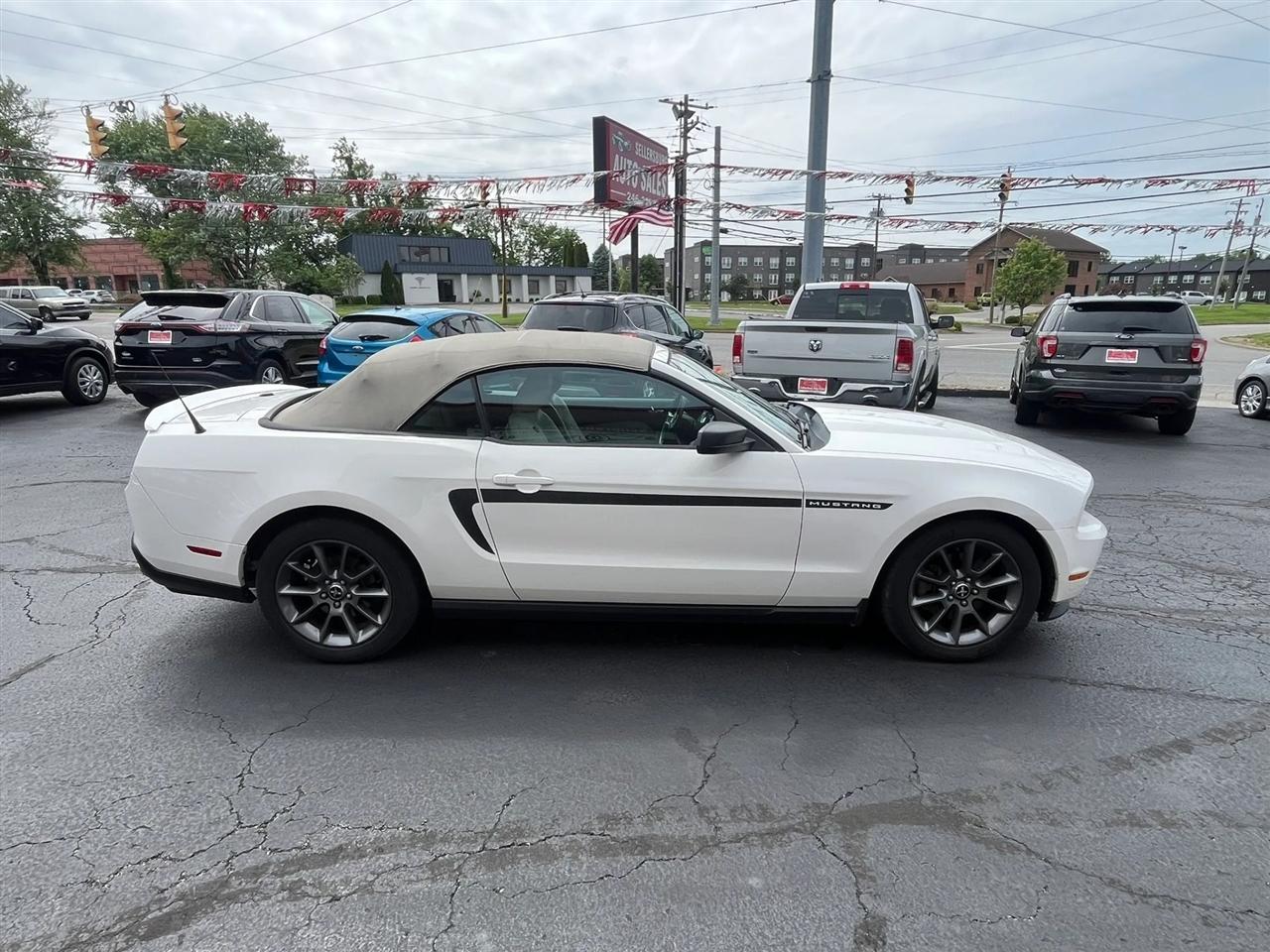 Ford Mustang  2012