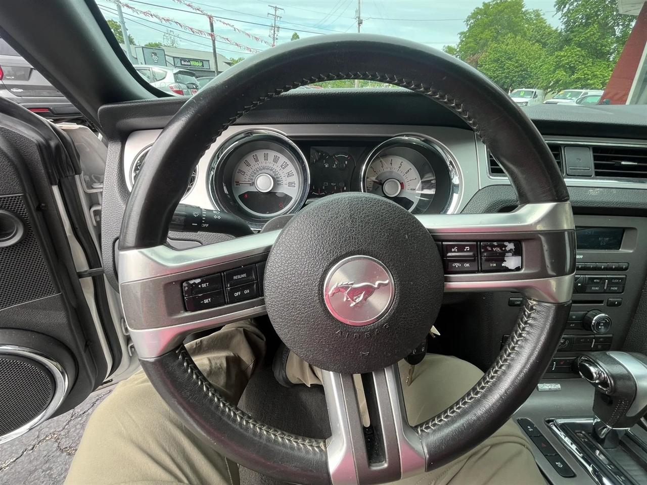 Ford Mustang  2012