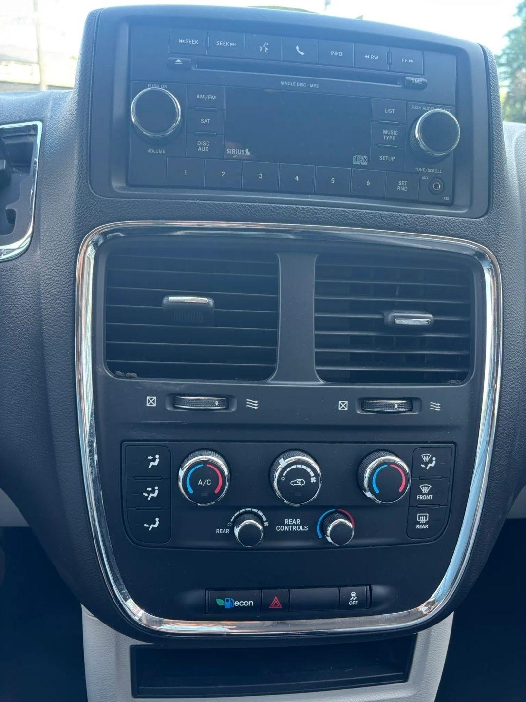 Dodge Grand Caravan  2011