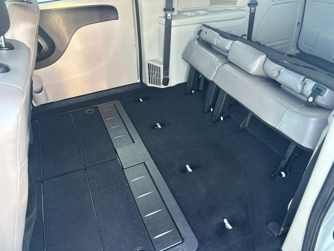 Dodge Grand Caravan  2011