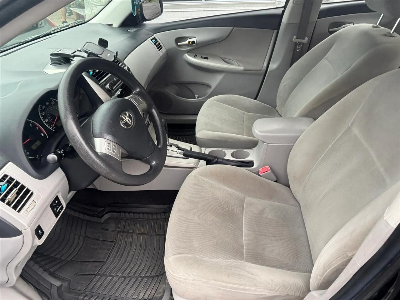 Toyota Corolla  2011