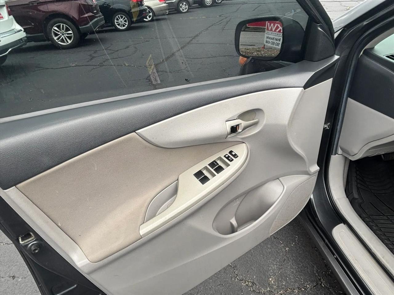 Toyota Corolla  2011