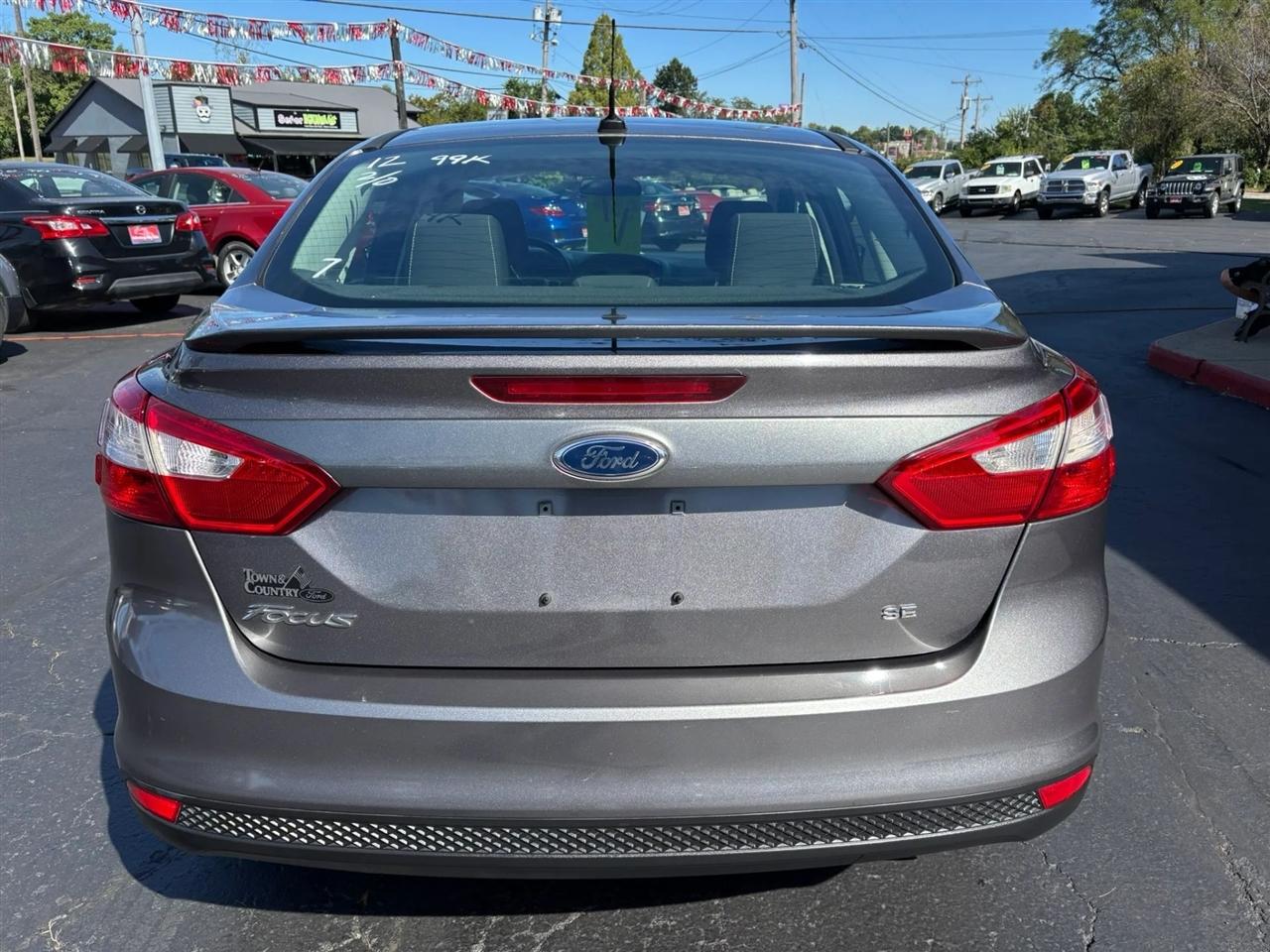 Ford Focus  2012