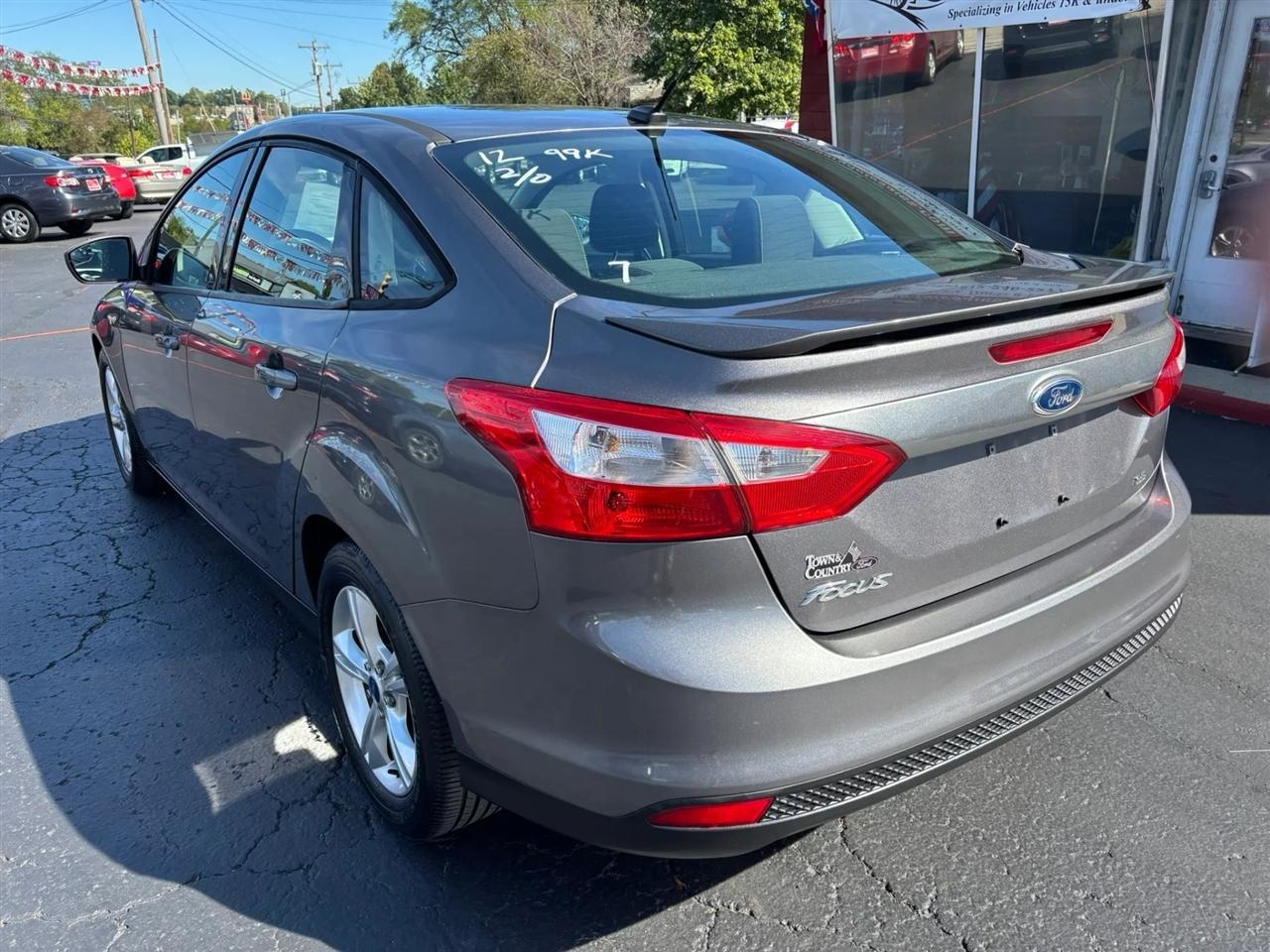 Ford Focus  2012