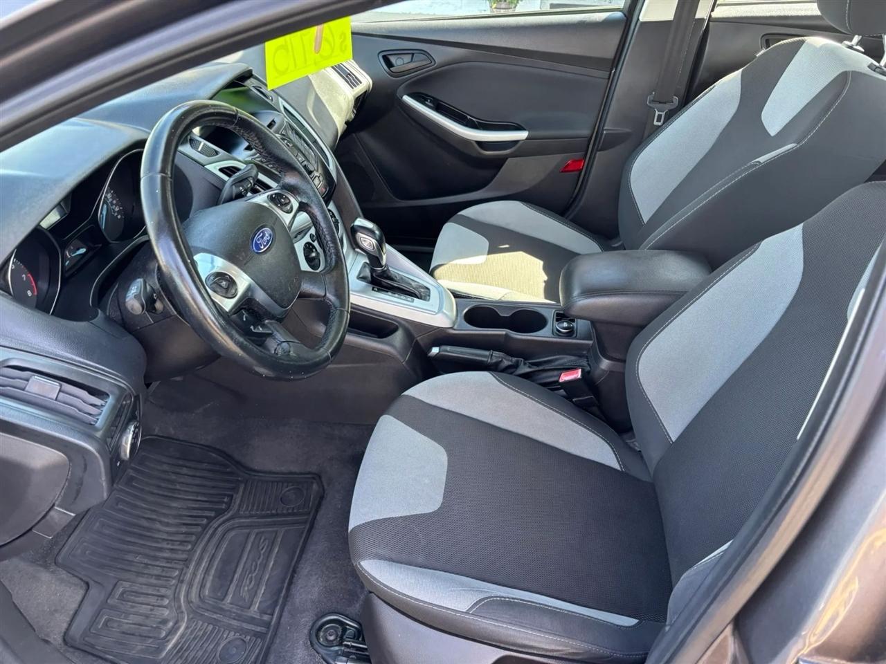 Ford Focus  2012