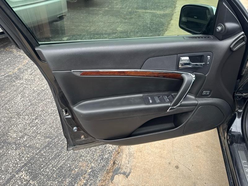 Lincoln MKZ FWD 2011