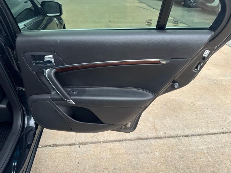 Lincoln MKZ FWD 2011