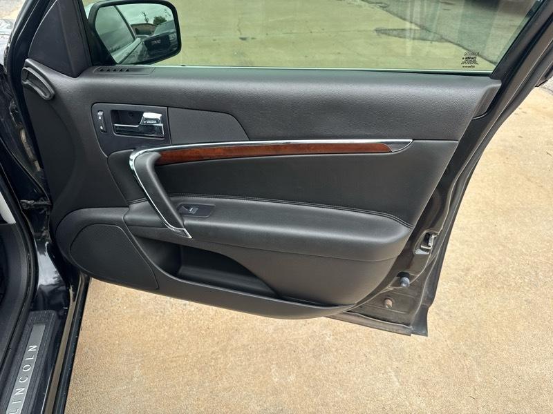 Lincoln MKZ FWD 2011