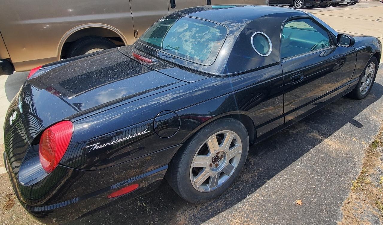 Ford Thunderbird Deluxe 2005