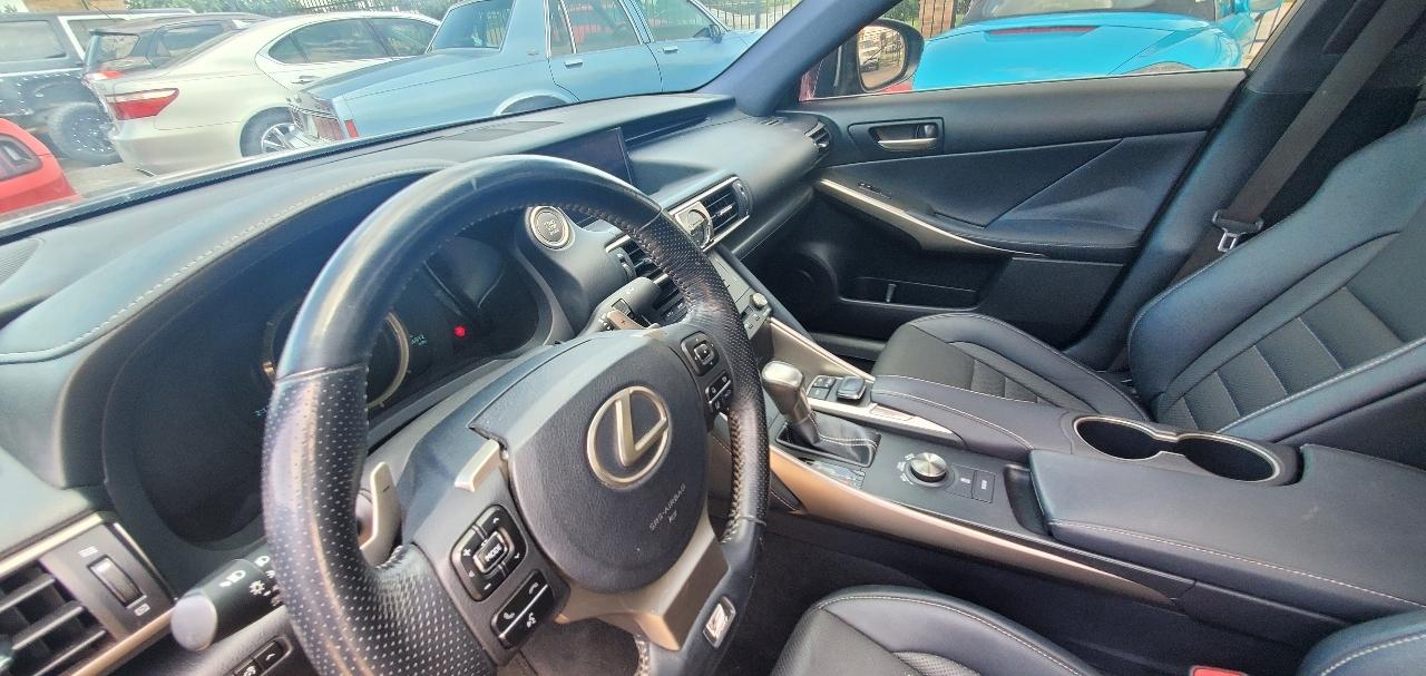 Lexus IS 300 AWD 2017