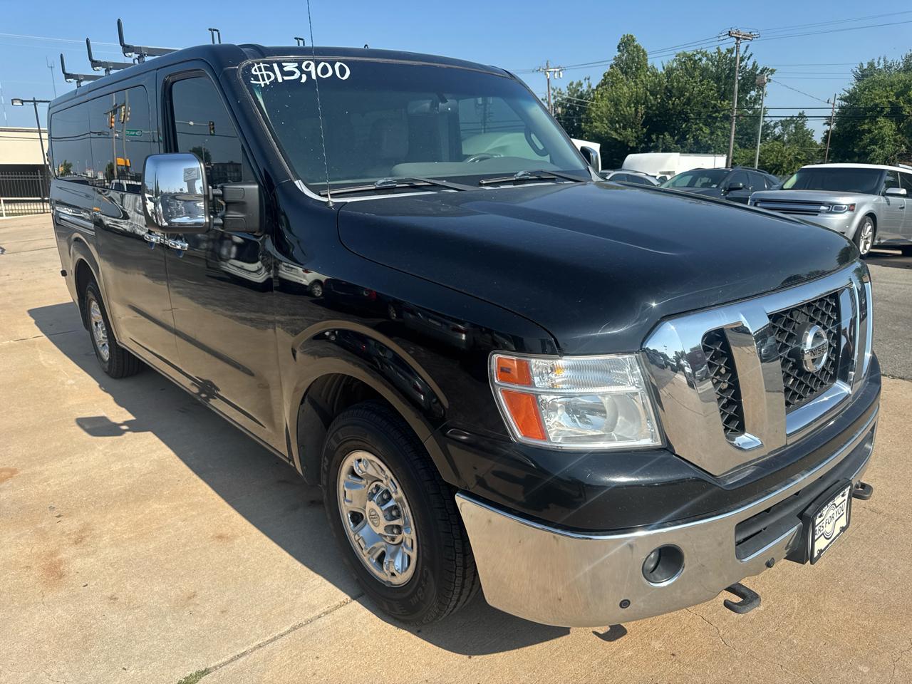 Nissan NV Passenger 3500 SV V8 2015