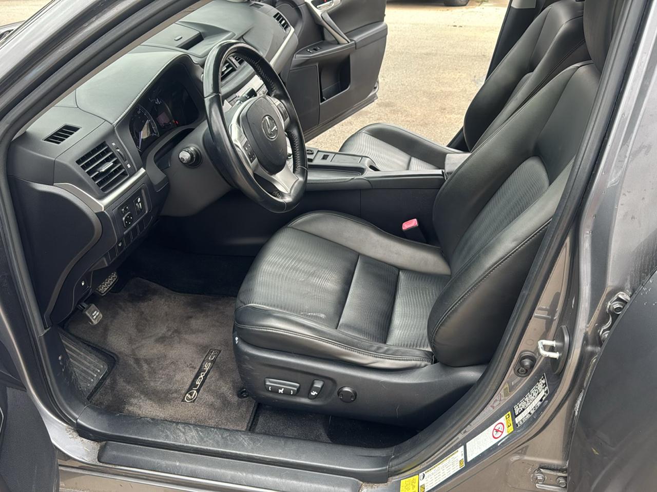Lexus CT 200h Base 2012