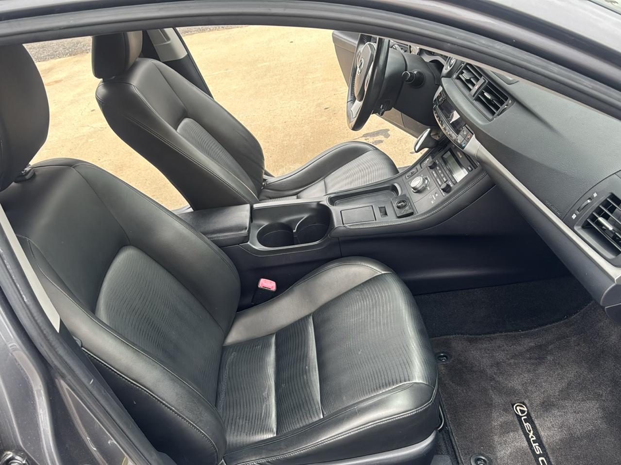Lexus CT 200h Base 2012