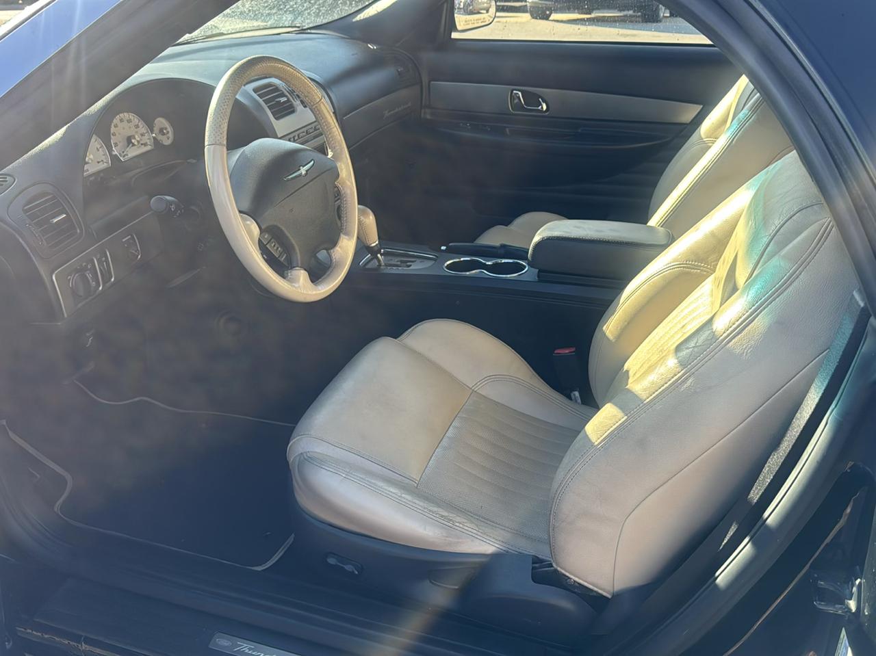 Ford Thunderbird Deluxe 2005