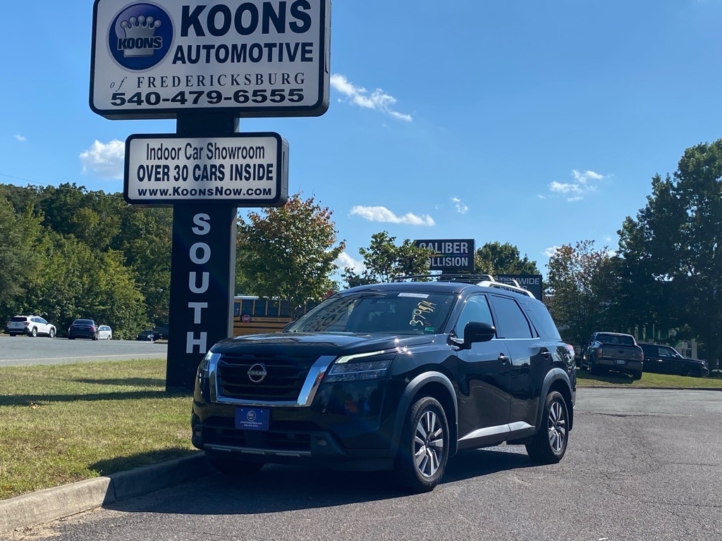 2022 Nissan Pathfinder SL's photo