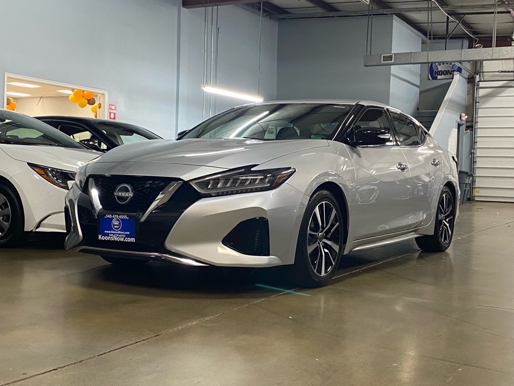 2023 Nissan Maxima SV's photo