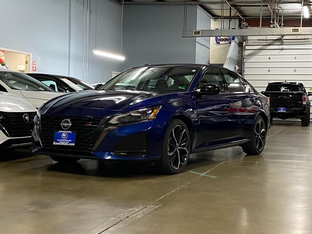 2024 Nissan Altima SR's photo