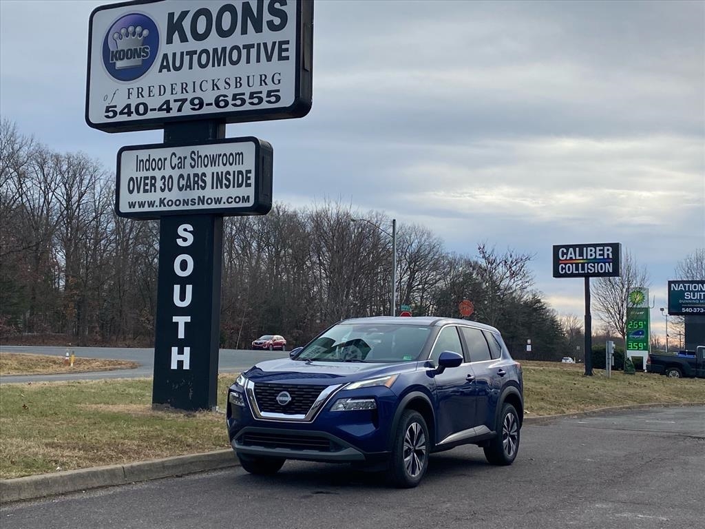 2023 Nissan Rogue SV's photo