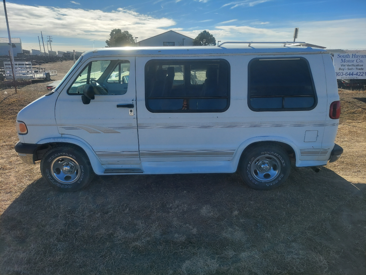 Dodge Ram Van 2500 109" WB 1996