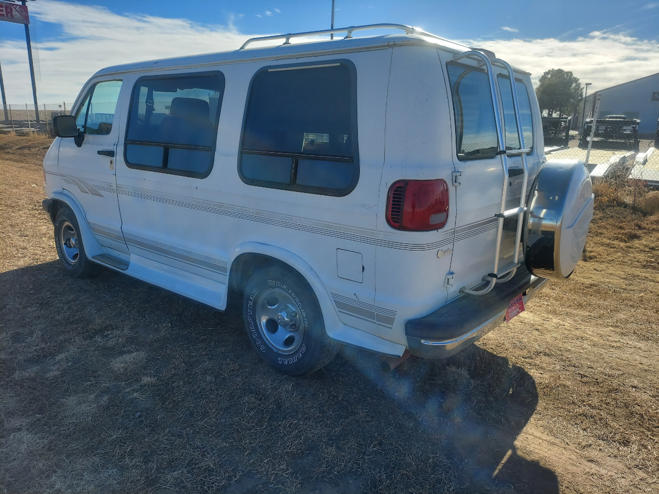 Dodge Ram Van 2500 109" WB 1996