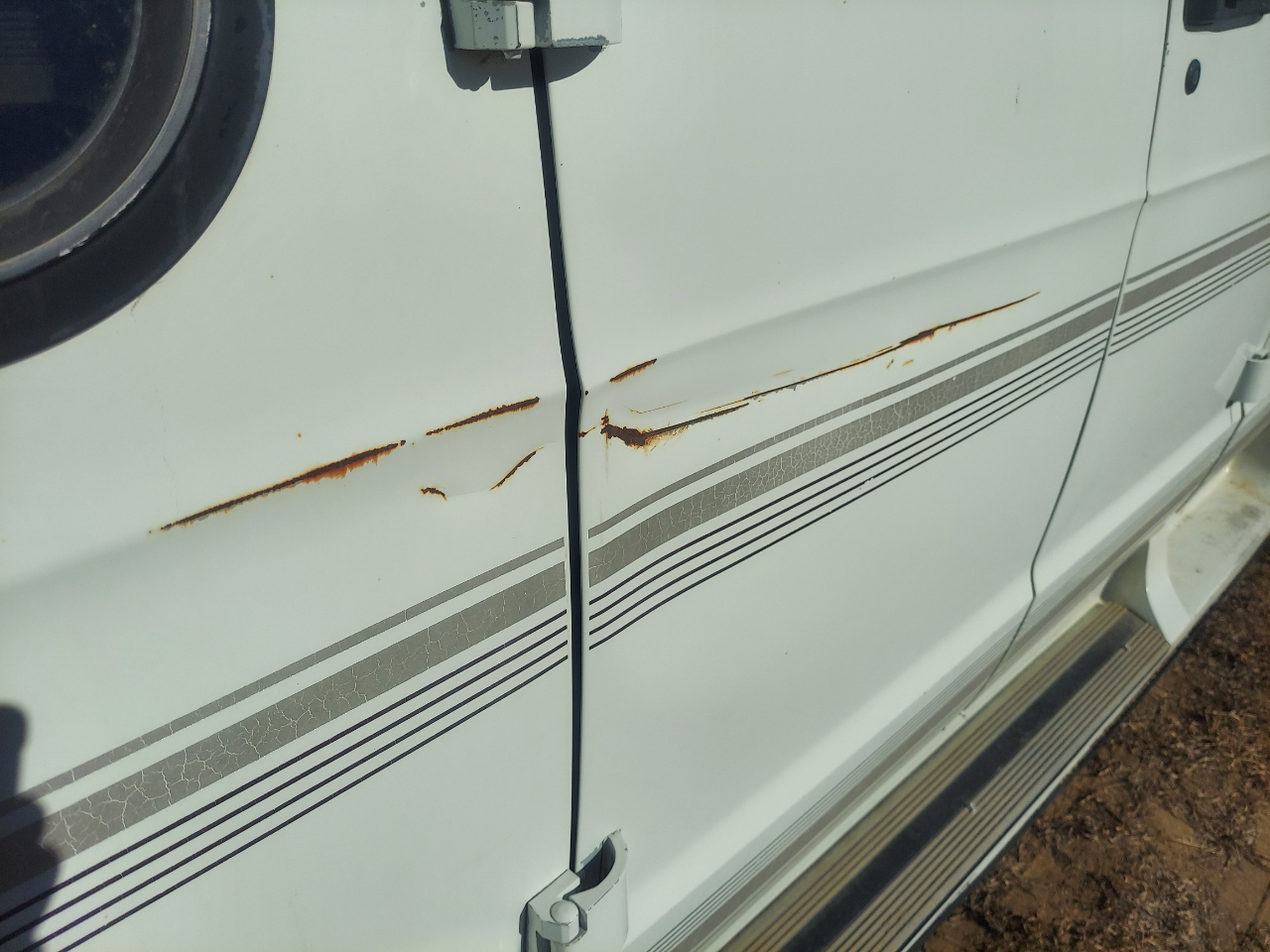 Dodge Ram Van 2500 109" WB 1996