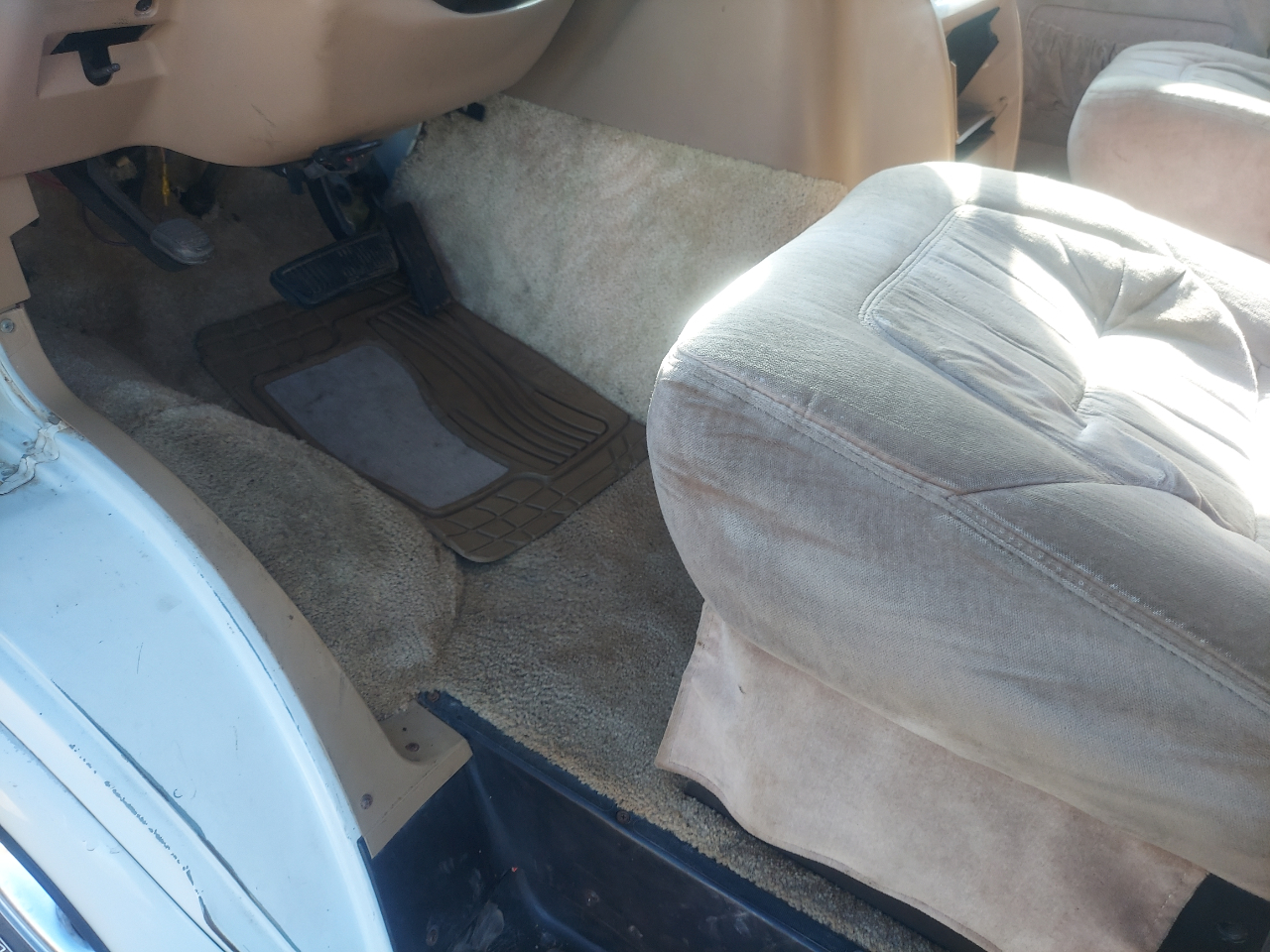 Dodge Ram Van 2500 109" WB 1996