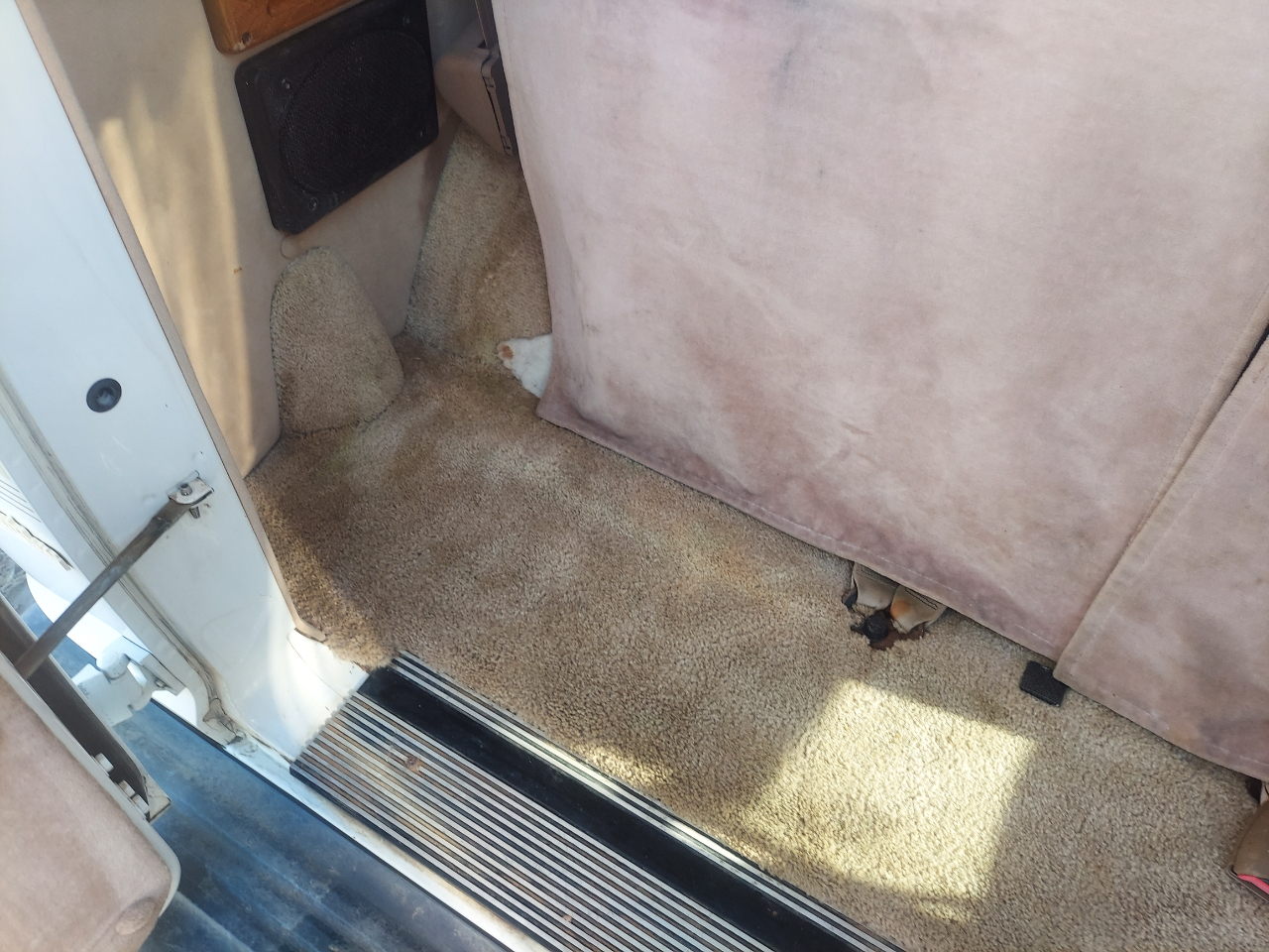 Dodge Ram Van 2500 109" WB 1996